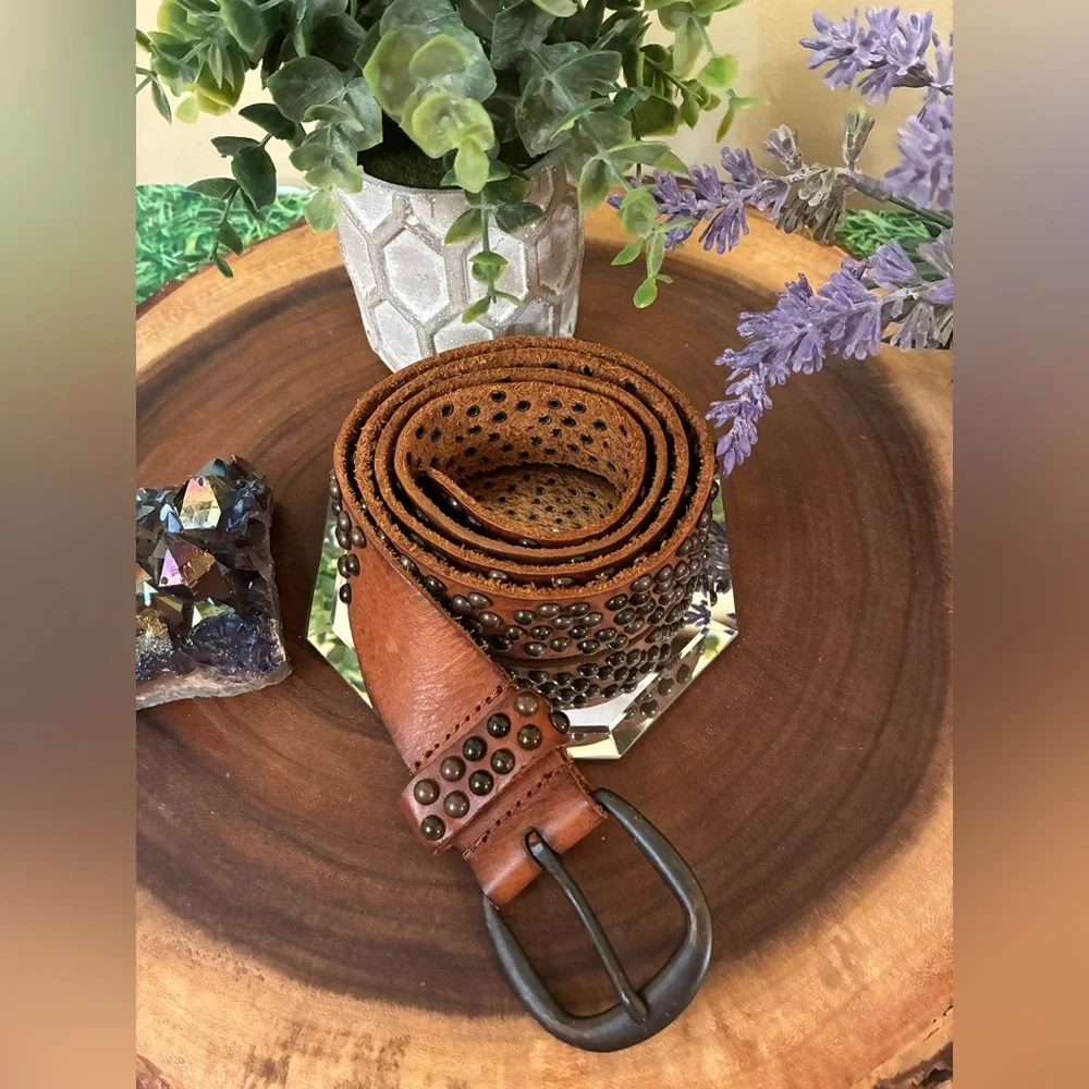 Cowboys Belt, Brown Studded Leather Belt